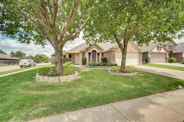201 Old Settlers Trail, Waxahachie, TX 75167
