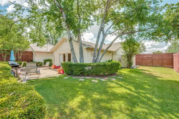 6607 Roundrock Road, Dallas, TX 75248