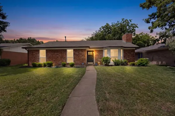 2802 Green Oaks Drive, Garland, TX 75040