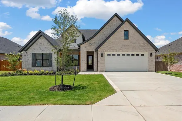 1333 Tahonta Drive, Hewitt, TX 76643