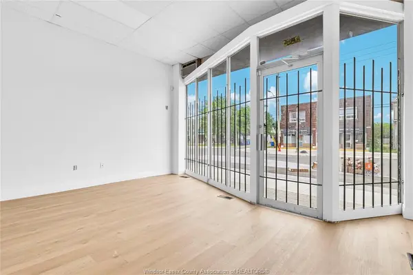 1610 UNIVERSITY Avenue, Windsor, ON N9B 1C2