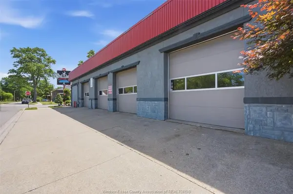 857 HOWARD Avenue, Windsor, ON N9A 1S1