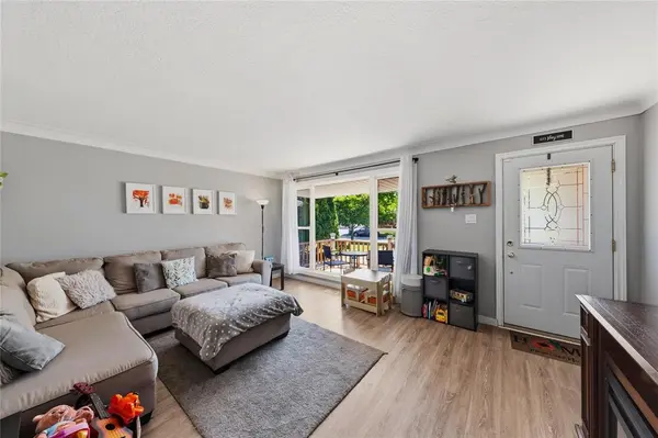 97 Grey Crescent, Sarnia, ON N7S 2S3