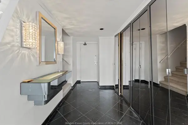 380 PELISSIER Street #1302, Windsor, ON N9A 6V9