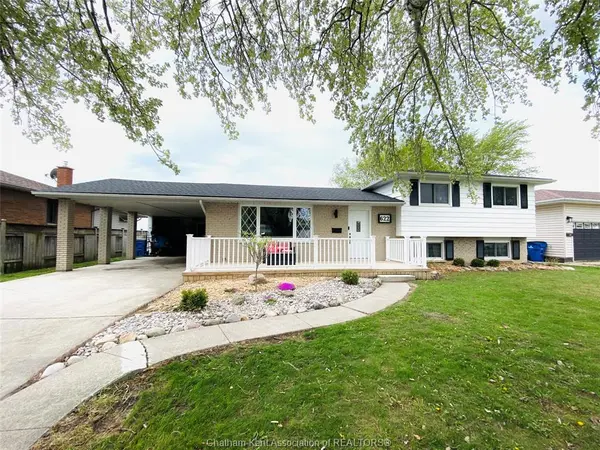 622 Sandra Crescent, Wallaceburg, ON N8A 2C6