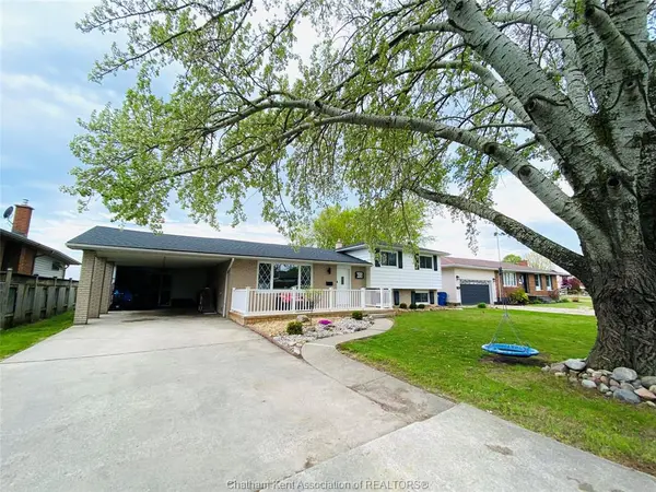 622 Sandra Crescent, Wallaceburg, ON N8A 2C6