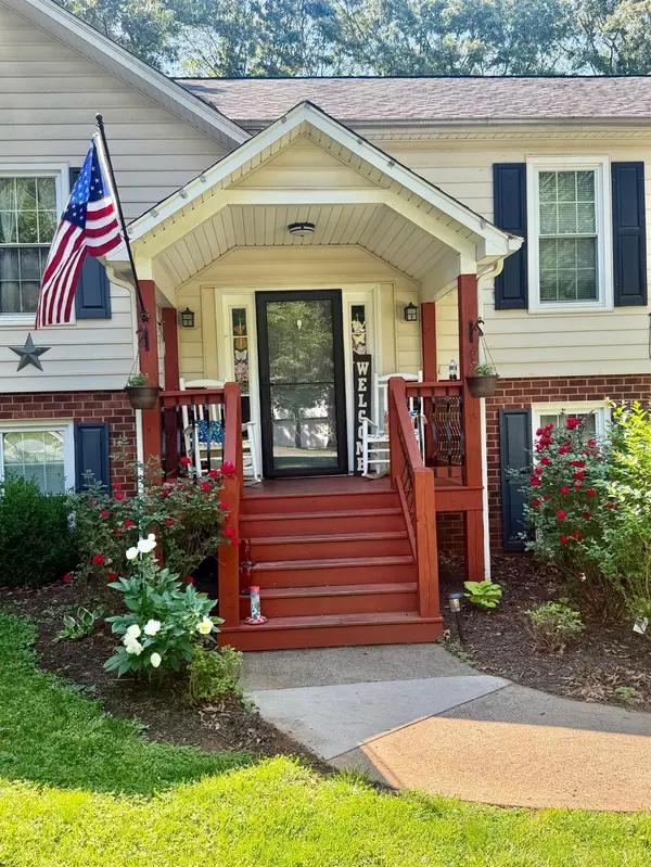 210 Woodville DR, Forest, VA 24551