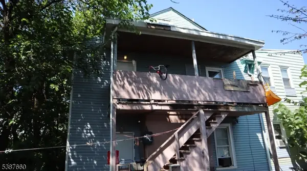 83 Madison St, Paterson City, NJ 07501