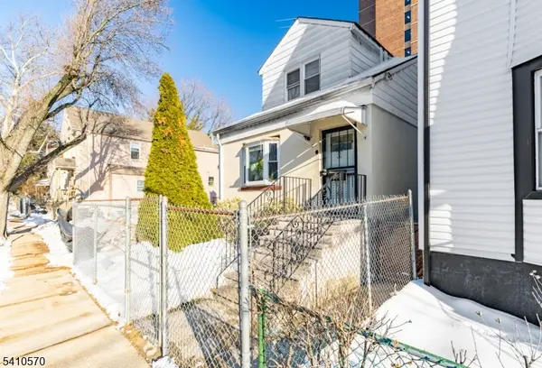 52 Oak Ave,  Irvington Twp.,  NJ 07111