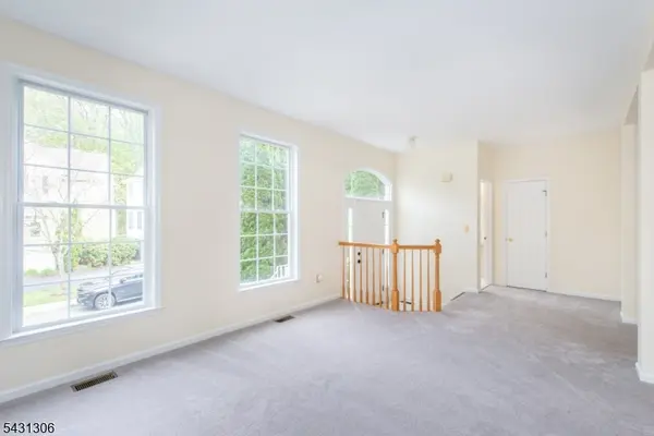 148 Arrowgate Dr, Randolph Twp., NJ 07869
