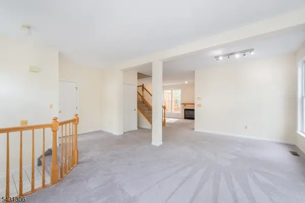 148 Arrowgate Dr, Randolph Twp., NJ 07869