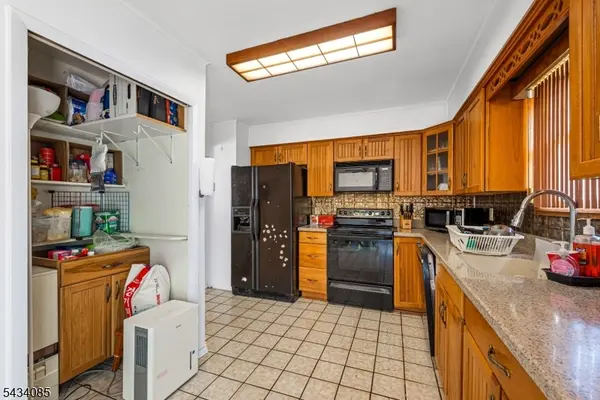 11 Tobyhanna Trl, Hopatcong Boro, NJ 07843