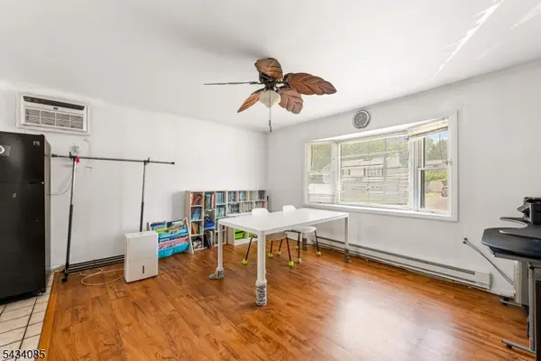 11 Tobyhanna Trl, Hopatcong Boro, NJ 07843