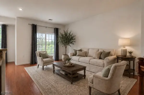 310 Waterview Ct #310, Hanover Twp., NJ 07927