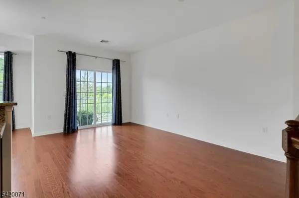 310 Waterview Ct #310, Hanover Twp., NJ 07927