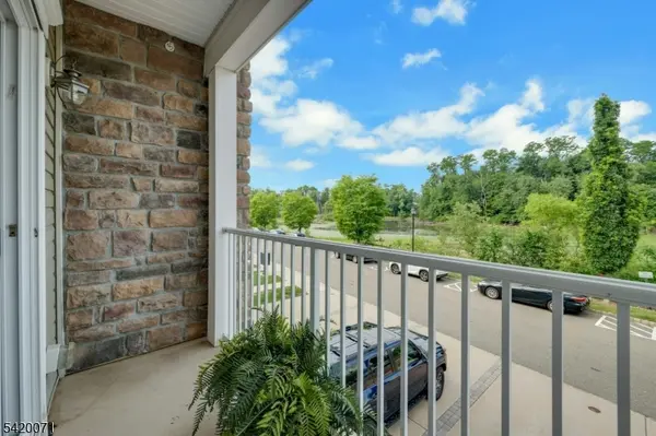 310 Waterview Ct #310, Hanover Twp., NJ 07927
