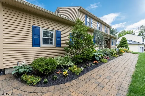 18 Shearman Rd, Roxbury Twp., NJ 07876