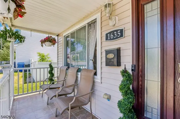 1635 Mabel St, Piscataway Twp., NJ 08854
