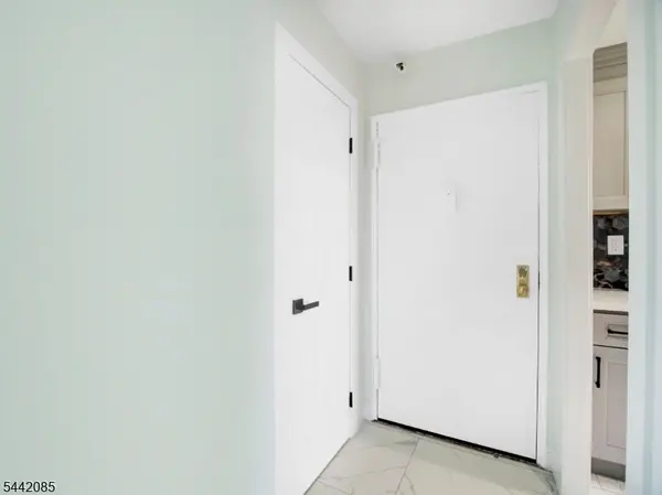 377 S Harrison St #17FF, East Orange City, NJ 07018