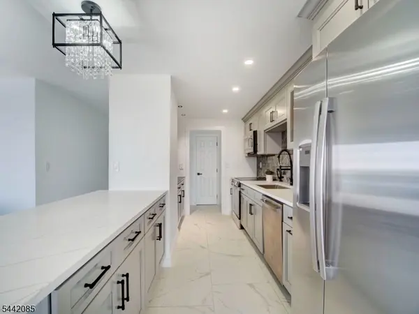 377 S Harrison St #17FF, East Orange City, NJ 07018