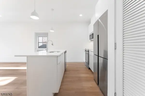 25 Freeway Dr #501, East Orange City, NJ 07018