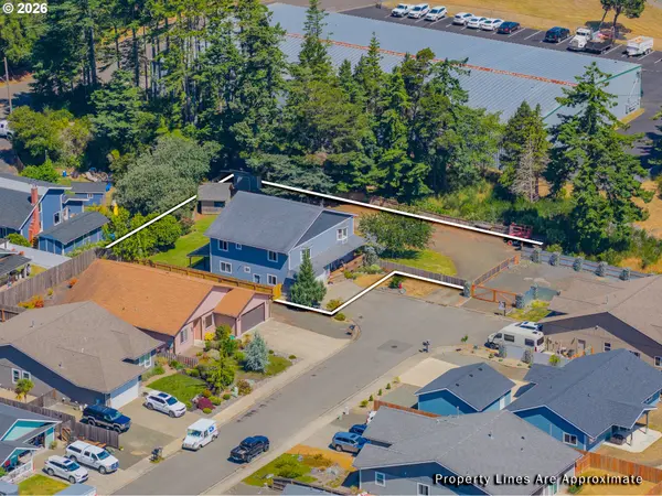 1602 ASH ST, North Bend, OR 97459