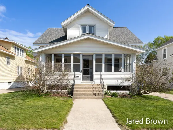 1039 Pennoyer AVE, Grand Haven City, MI 49417