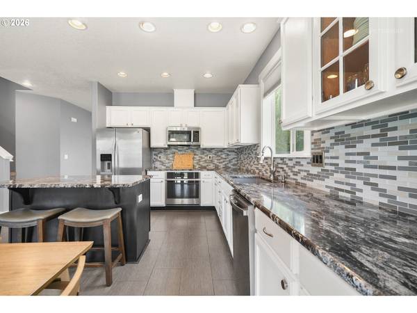 364 NE 20TH AVE, Canby, OR 97013