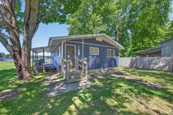2864 Pleasant Lake Shore DR, Selma Twp, MI 49601