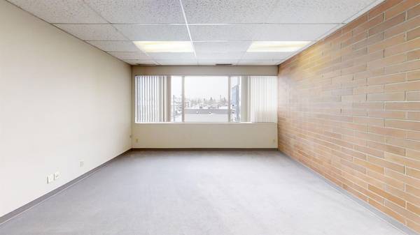 9914 109 AVE #200, Grande Prairie, AB T8V 1R6