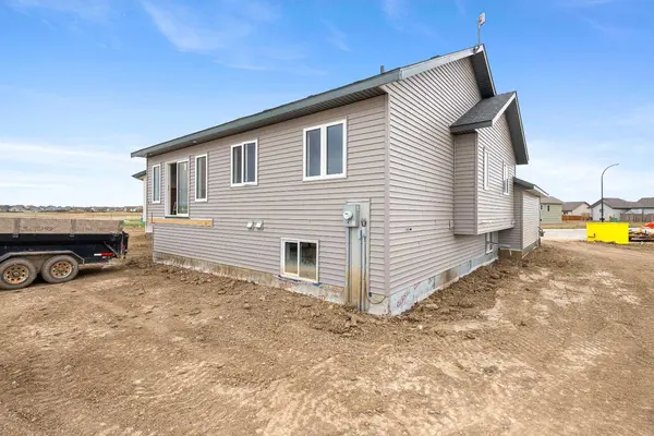 5519 13 ST, Lloydminster, AB T9V 3T4