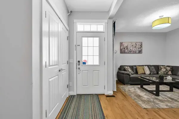 172 Sherwood SQ NW, Calgary, AB T3R 0R8