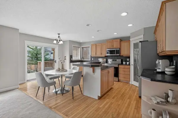 173 Covehaven GDNS NE, Calgary, AB T3K 6A2