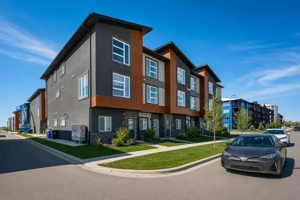 76 Skyview Link NE, Calgary, AB T3N 1N6