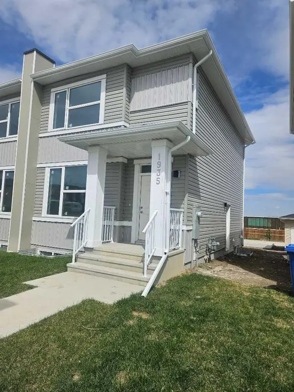 1935 Mccaskill DR,  Crossfield,  AB T0M 0S0