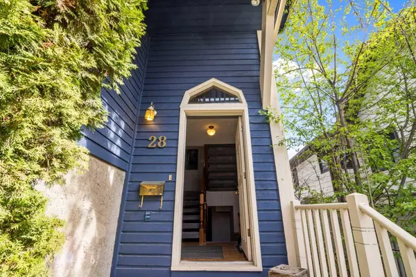 28 Ranchridge WAY NW, Calgary, AB T3G 1Z9
