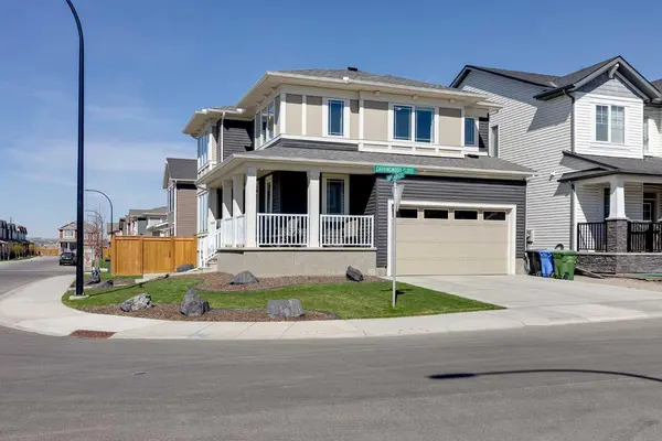 28 Carringwood Close NW, Calgary, AB T3P 2A9