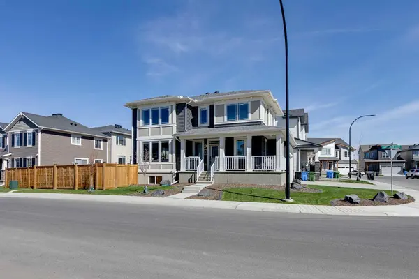 28 Carringwood Close NW, Calgary, AB T3P 2A9