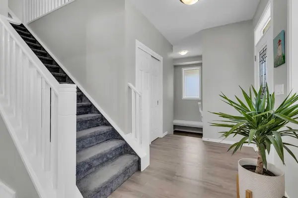 28 Carringwood Close NW, Calgary, AB T3P 2A9