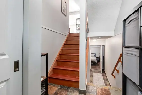 5019 46 AVE SW #16, Calgary, AB T3E6R1