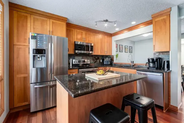 5019 46 AVE SW #16, Calgary, AB T3E6R1