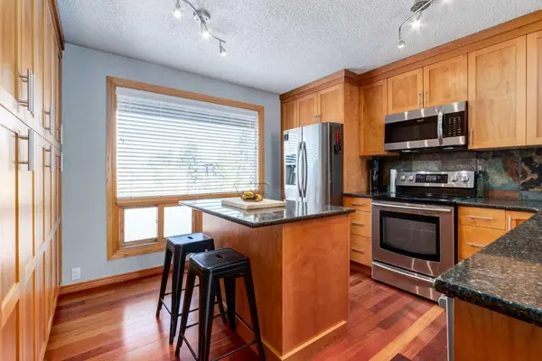 5019 46 AVE SW #16, Calgary, AB T3E6R1