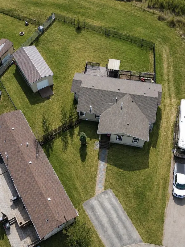 27 Keystone Place, Whitecourt, AB T7S 0B2