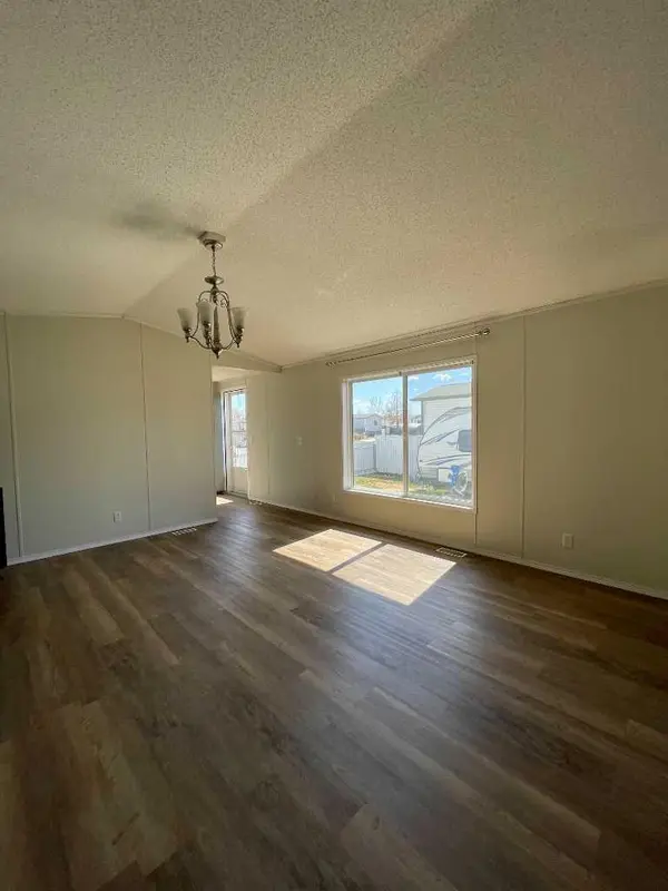 12 Dewberry RD, High Level, AB T0H 1Z0