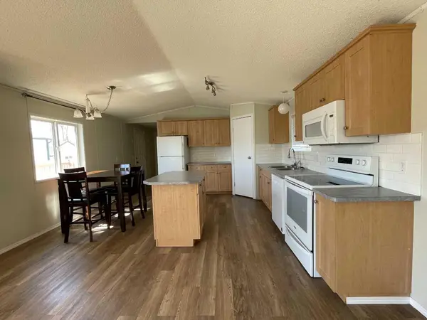 12 Dewberry RD, High Level, AB T0H 1Z0