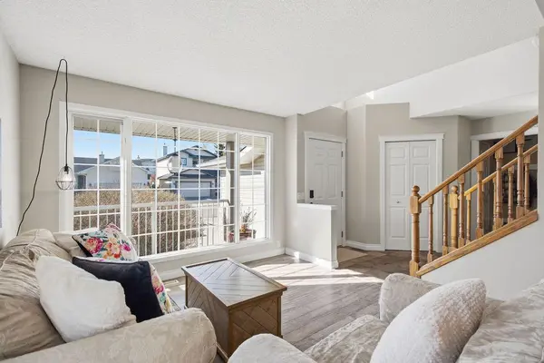 9 Crystalridge WAY, Okotoks, AB T1S 1P4