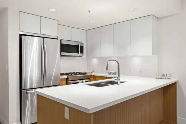 519 Riverfront AVE SE #206, Calgary, AB T2G 5C3