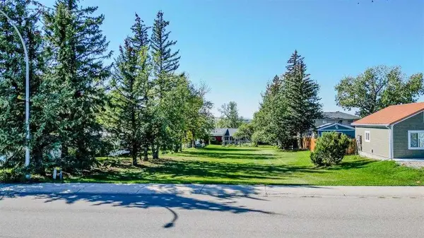 731 2 ST E, Cardston, AB T0K 0K0