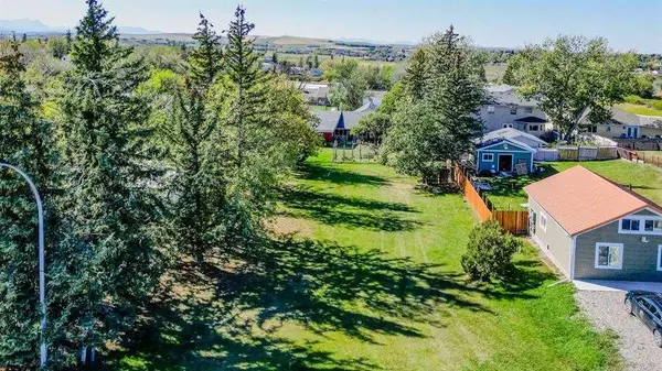 731 2 ST E, Cardston, AB T0K 0K0