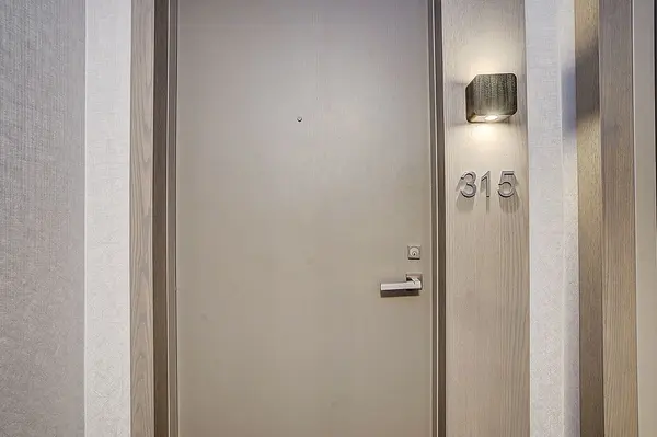 501 St. Clair AVE W #315, Toronto C02, ON M5P 0A2